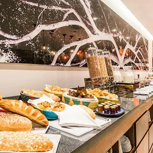 4* Hotel Cosmos 100 Executive